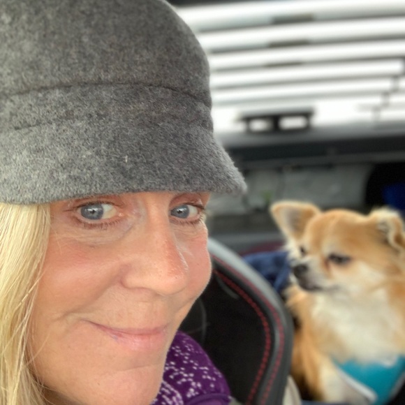 Meet your Posher, Misti - Picture 1 of 1